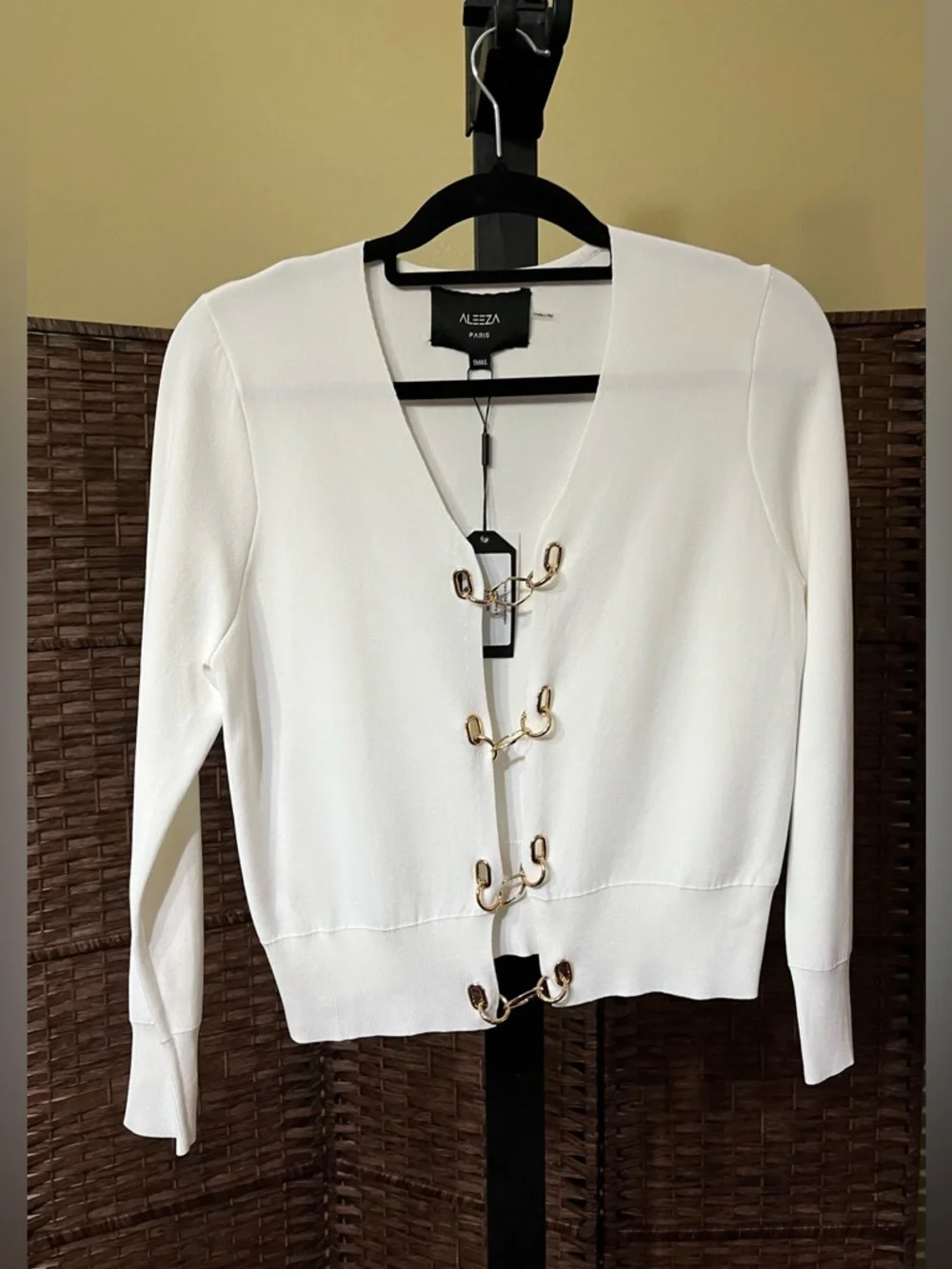Aleeza Paris Grace Chain Cardigan & Pleated Wonder Skirt Set Ivory – Size Small - Picture 3 of 8